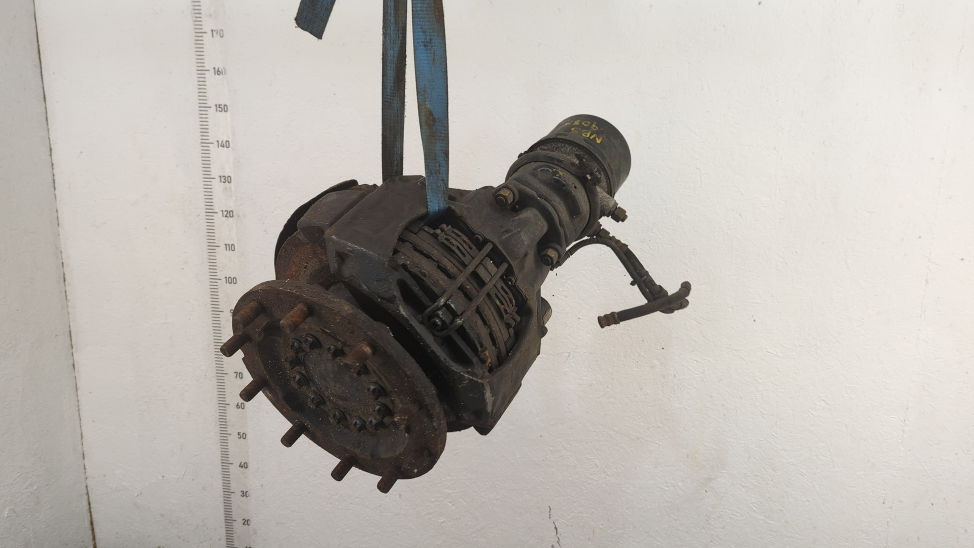 Кулак поворотный задний левый