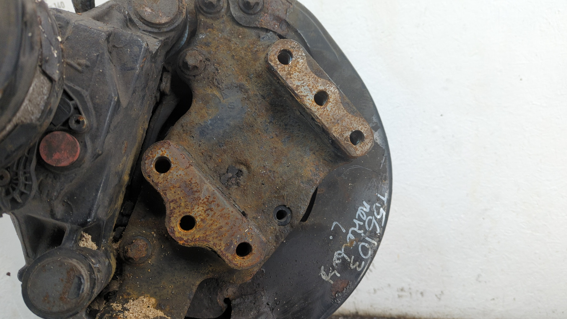 Кулак поворотный задний левый