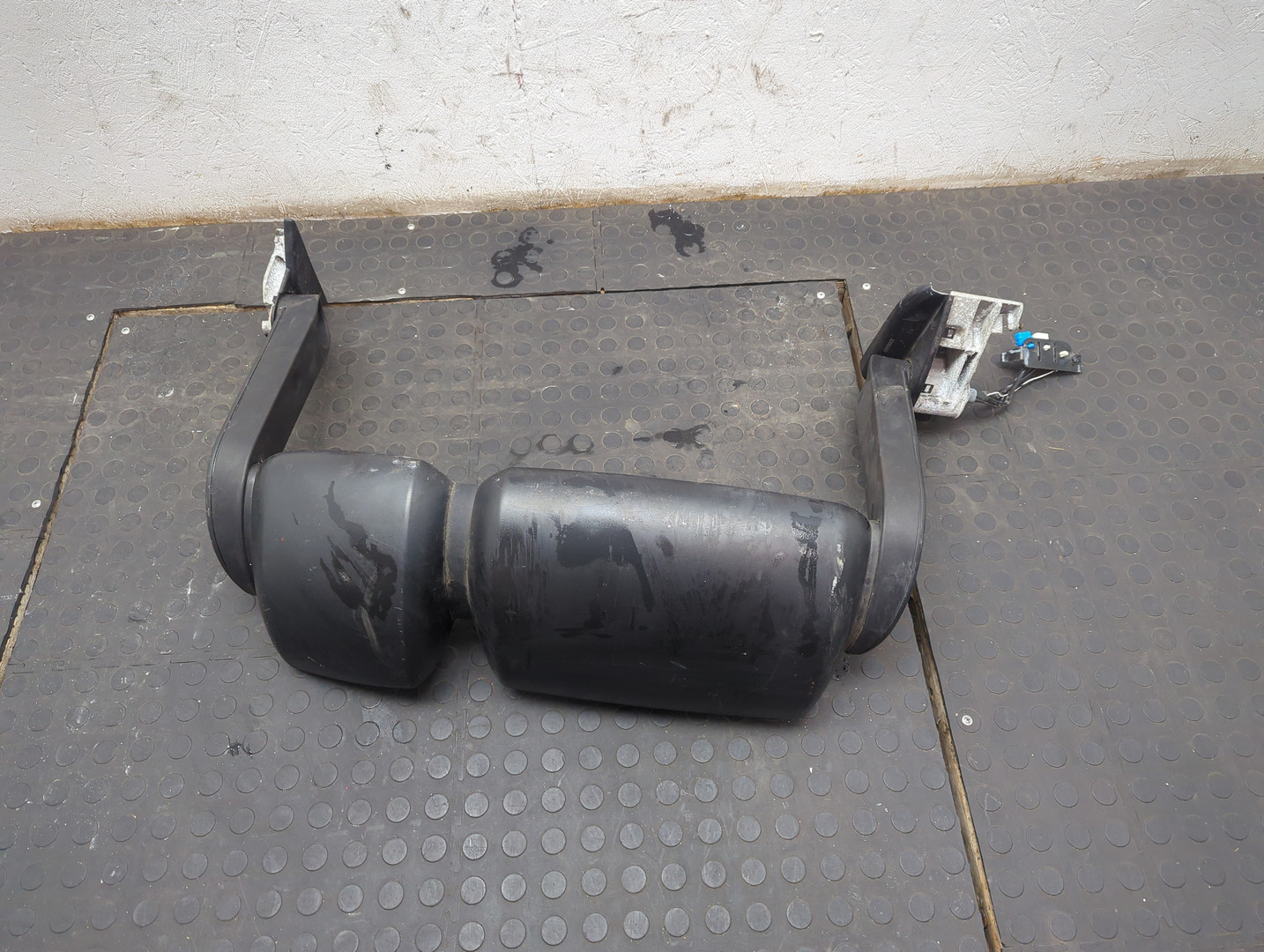 Зеркало правое электрическое