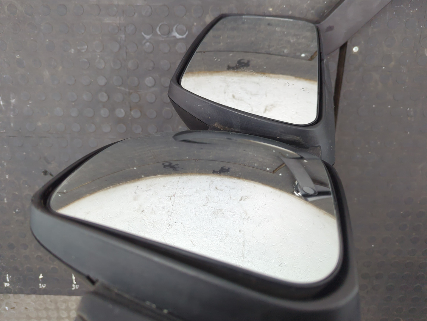 Зеркало правое электрическое