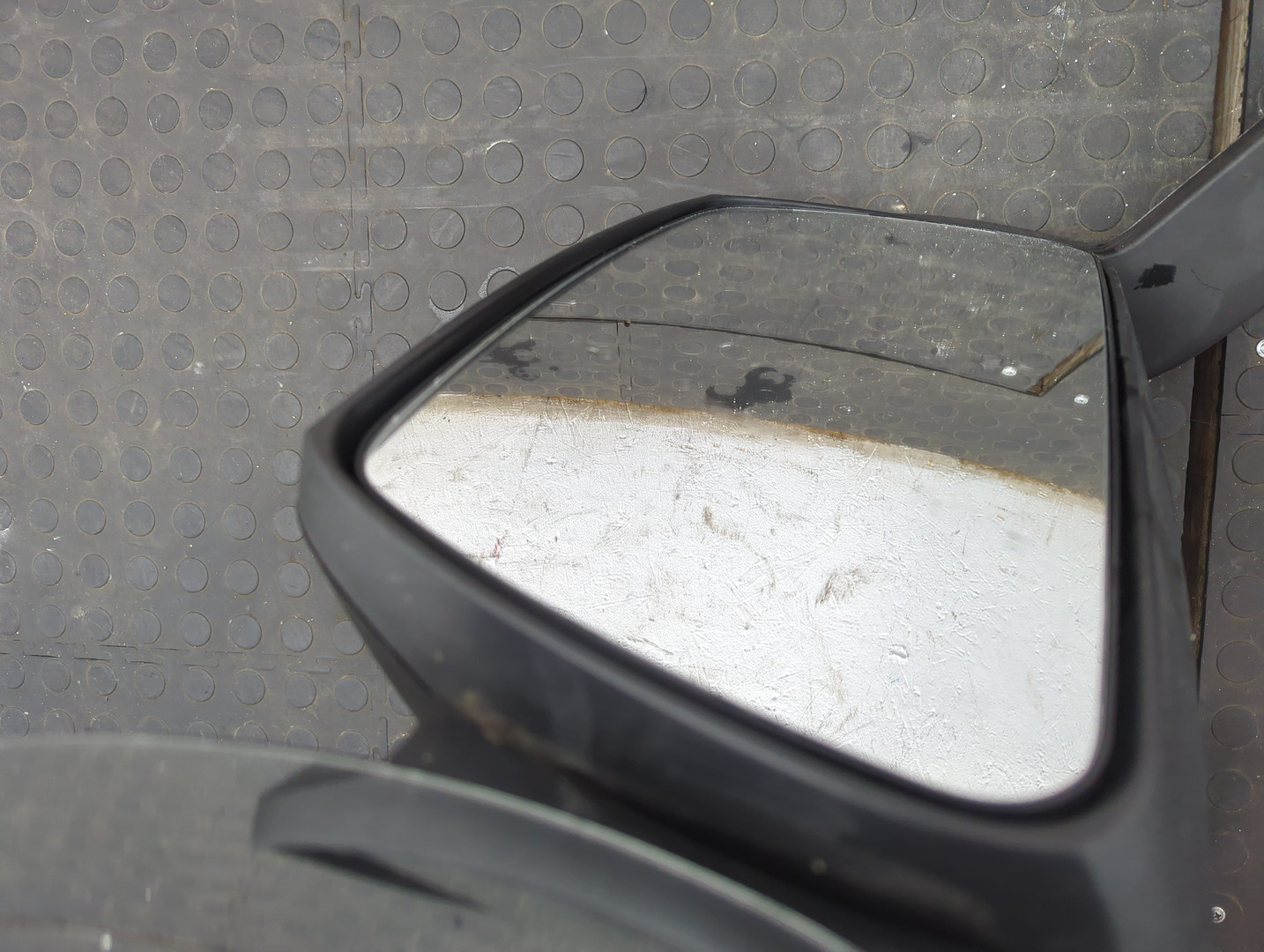 Зеркало правое электрическое