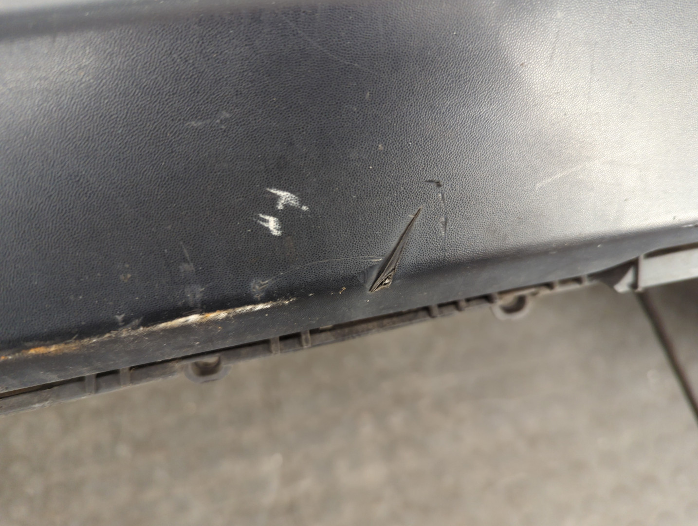 Бампер задний