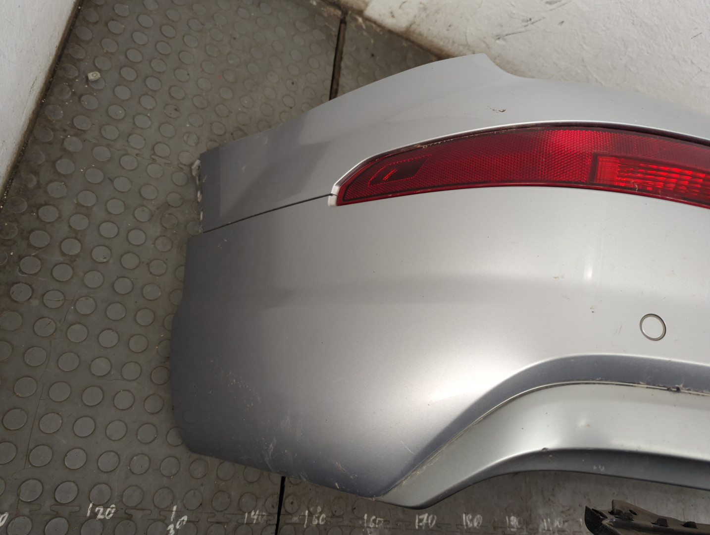 Бампер задний