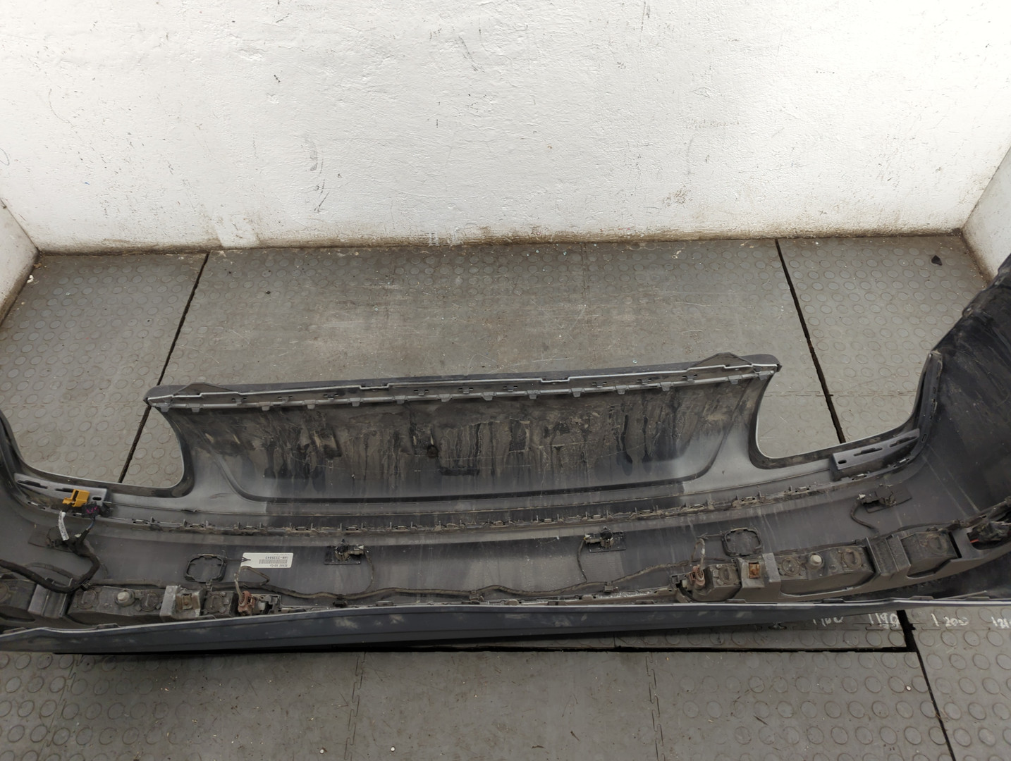 Бампер задний