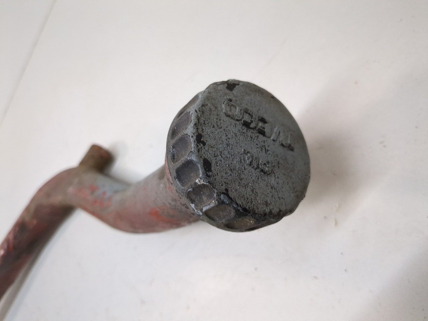 Маслозаливная горловина