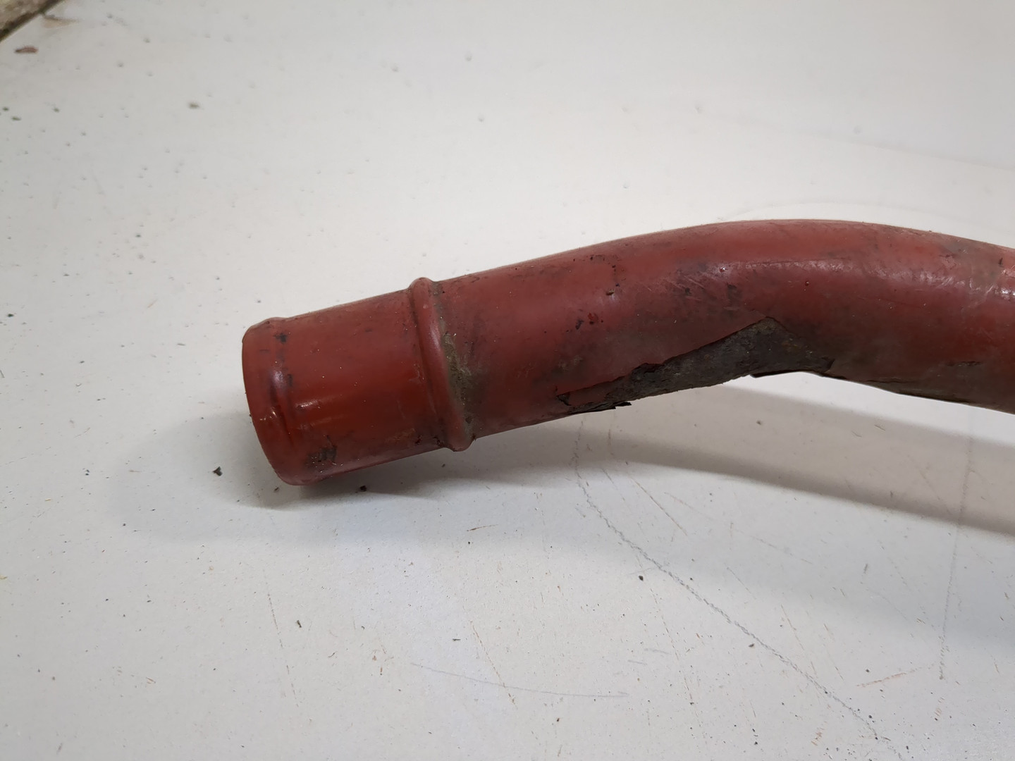 Маслозаливная горловина