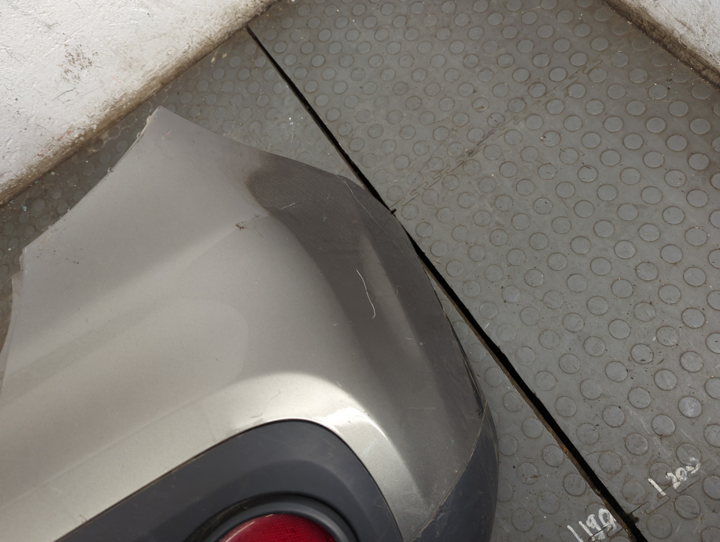 Бампер задний