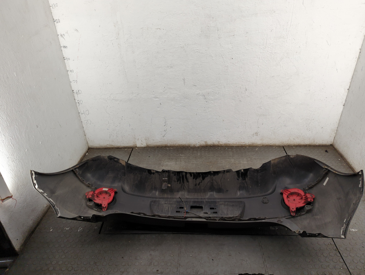 Бампер задний