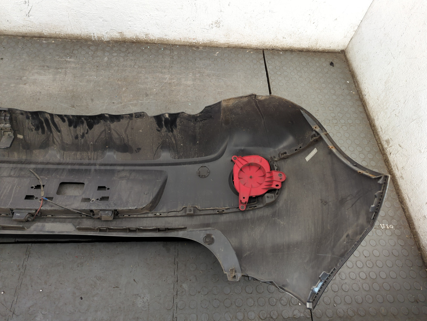 Бампер задний