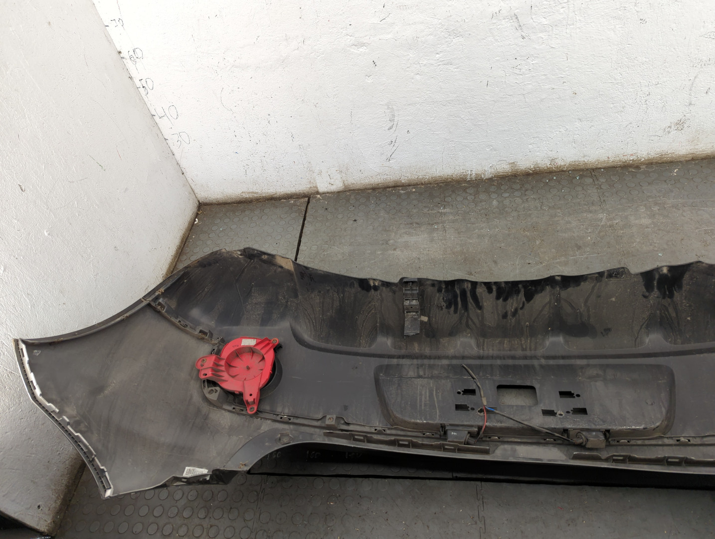 Бампер задний