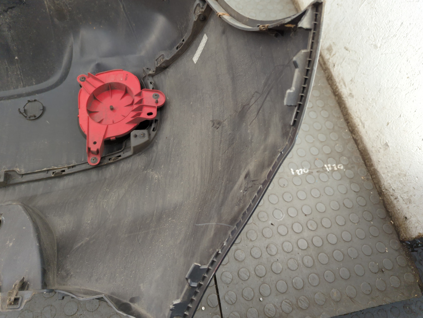 Бампер задний