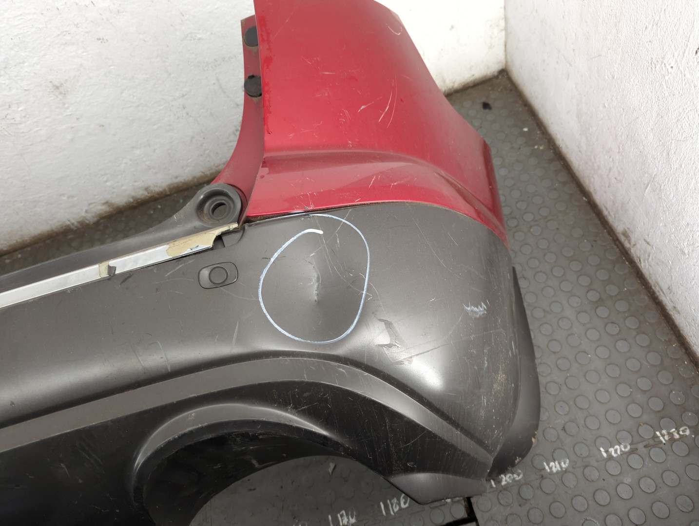 Бампер задний