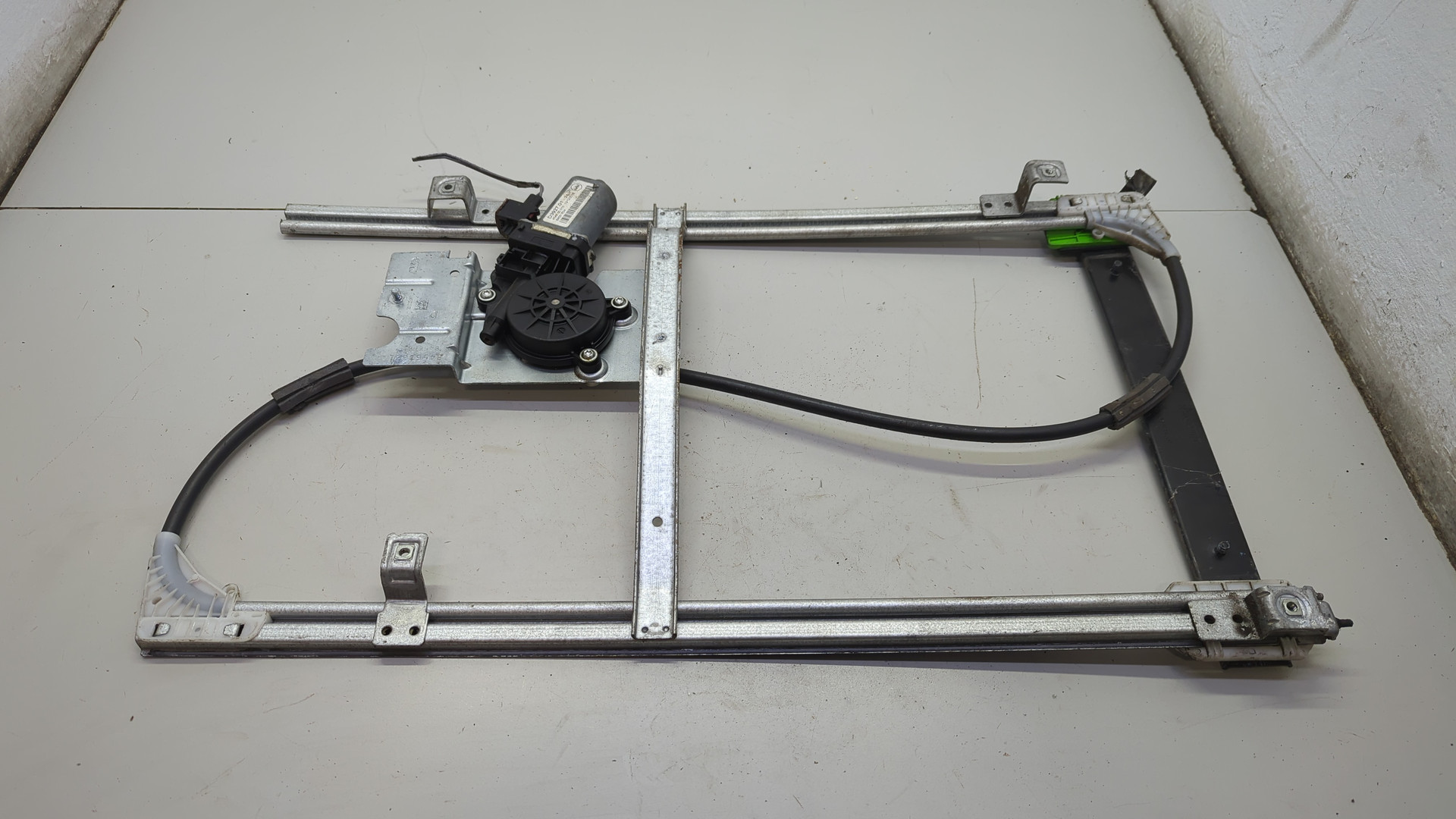 Стеклоподъемник электр. передний правый