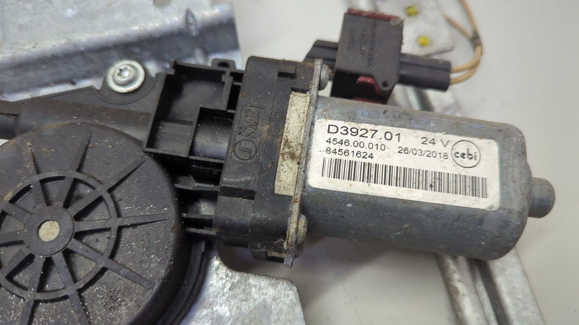 Стеклоподъемник электр. передний правый