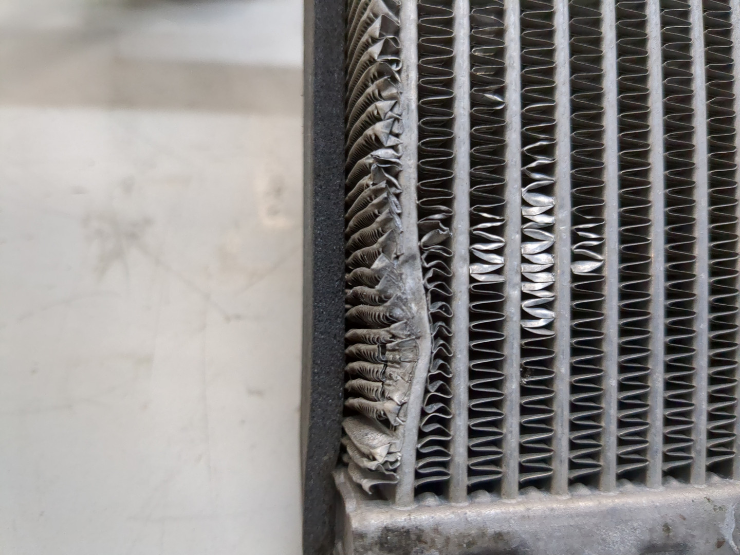 Радиатор кондиционера / конденсер