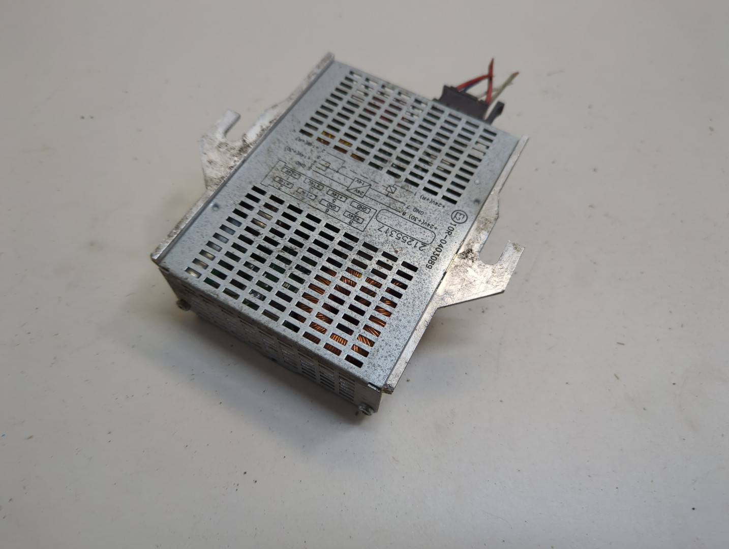 Преобразователь напряжения (адаптер)