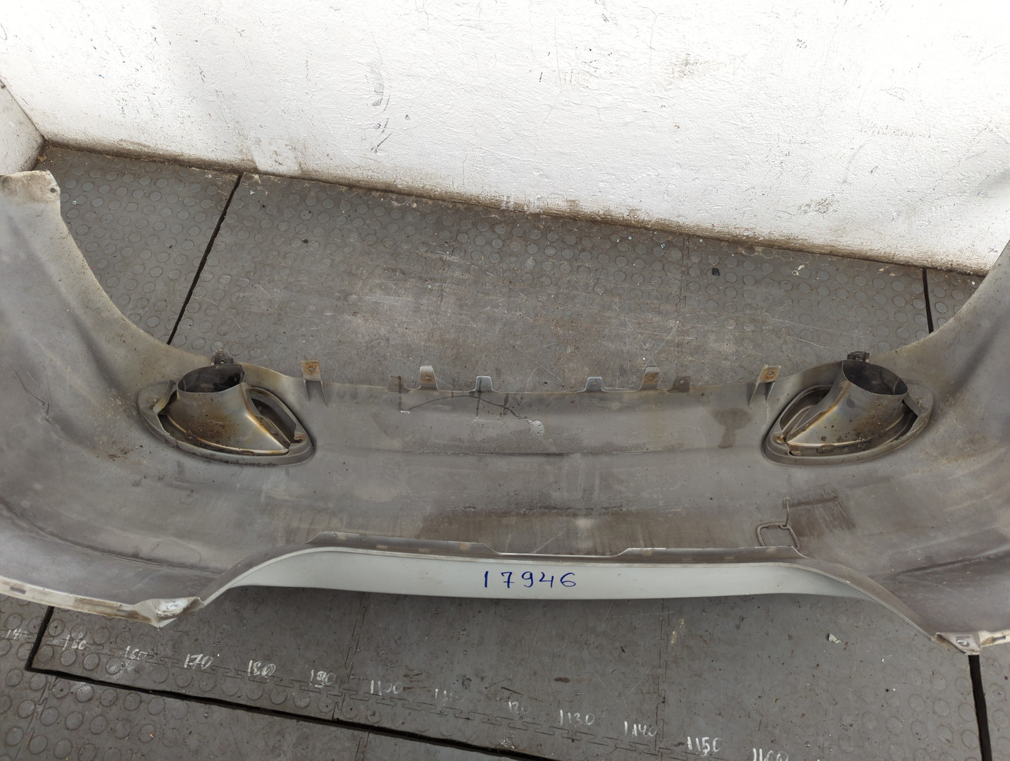 Бампер задний