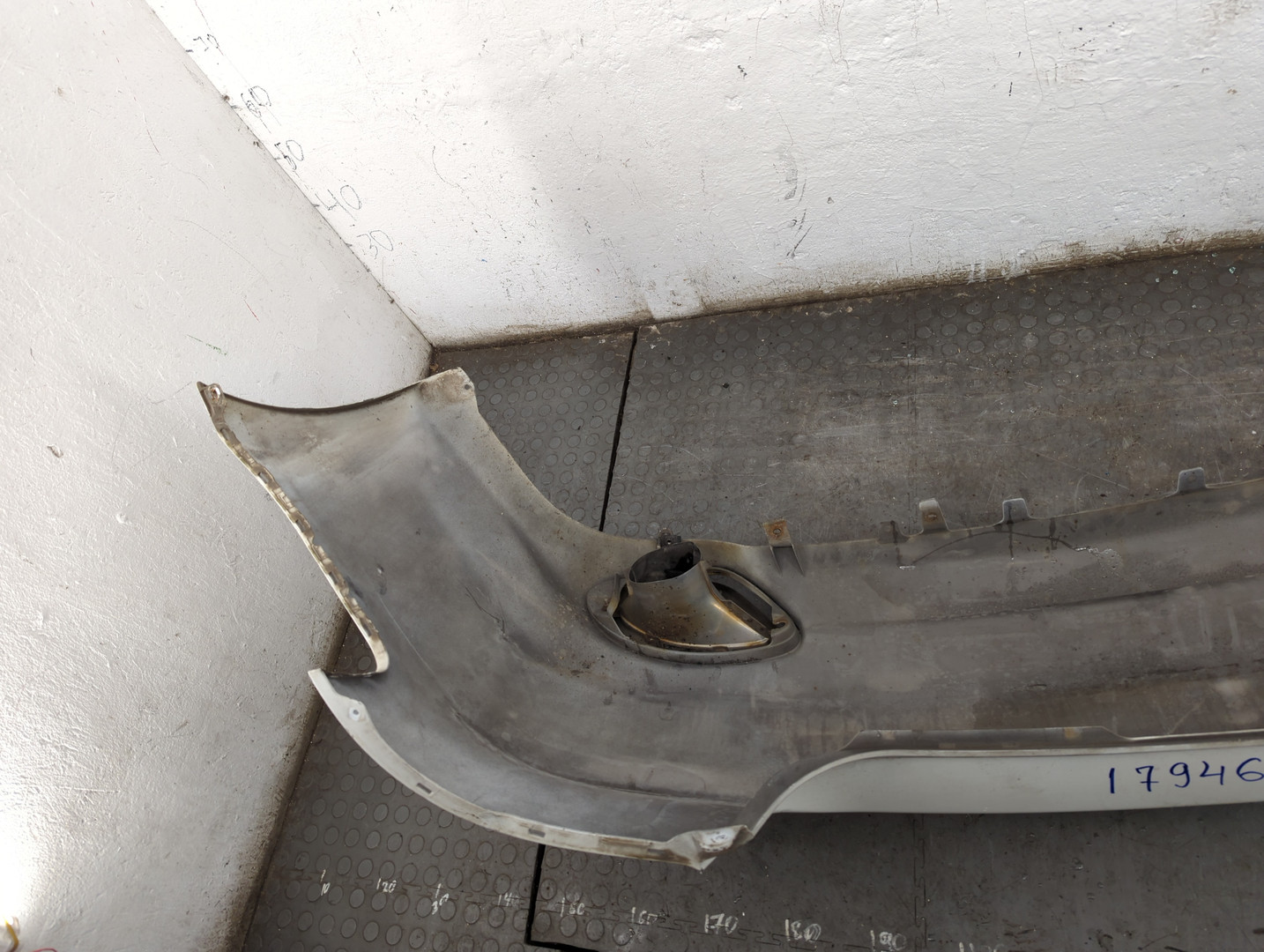 Бампер задний