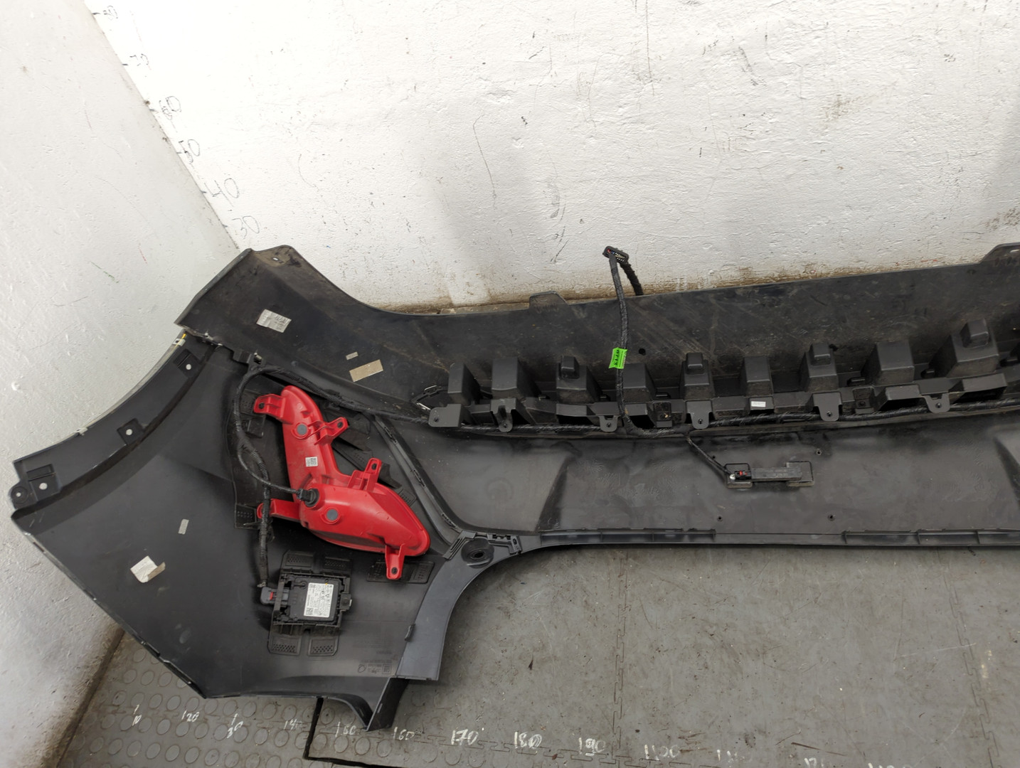 Бампер задний