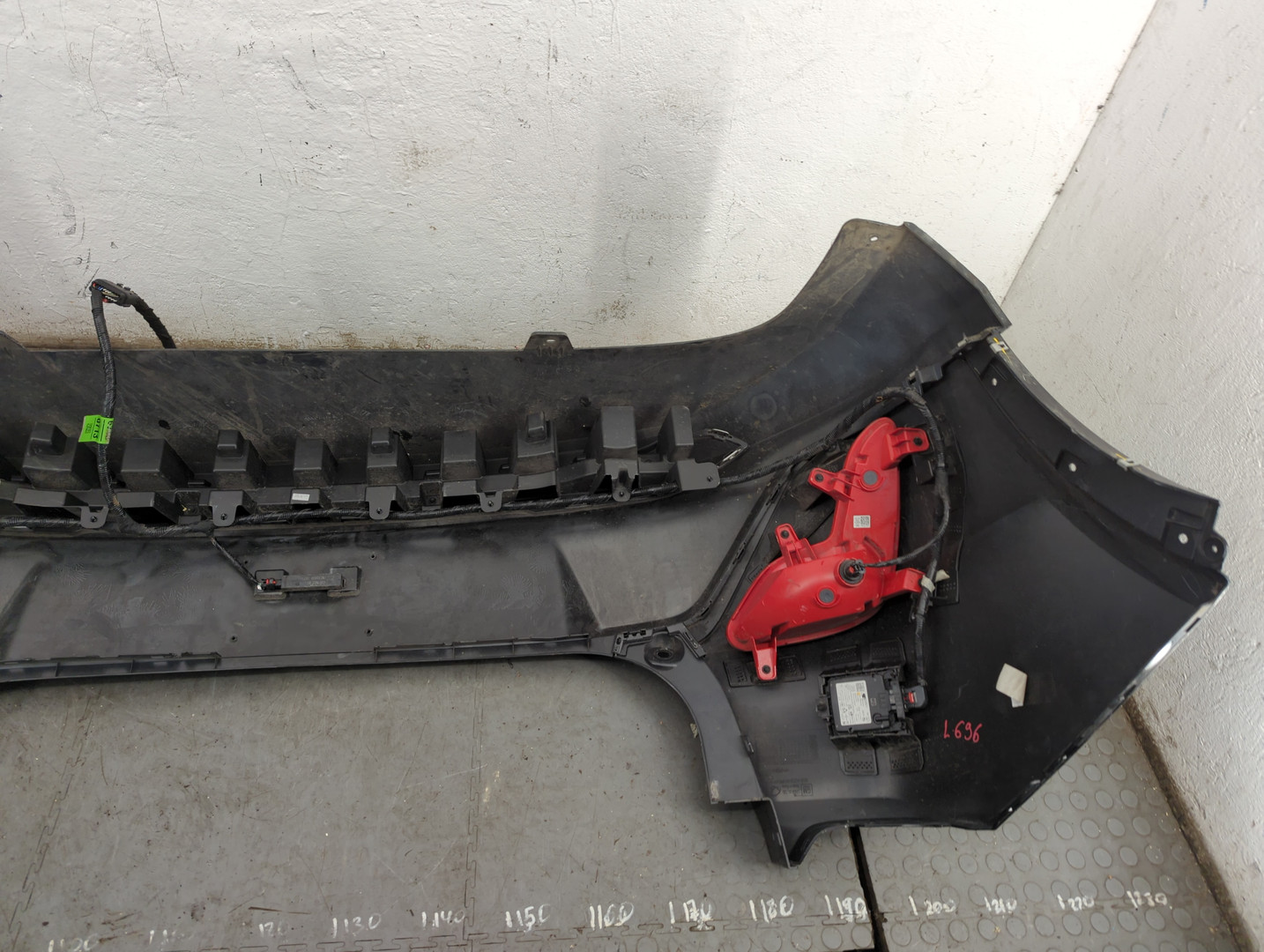 Бампер задний