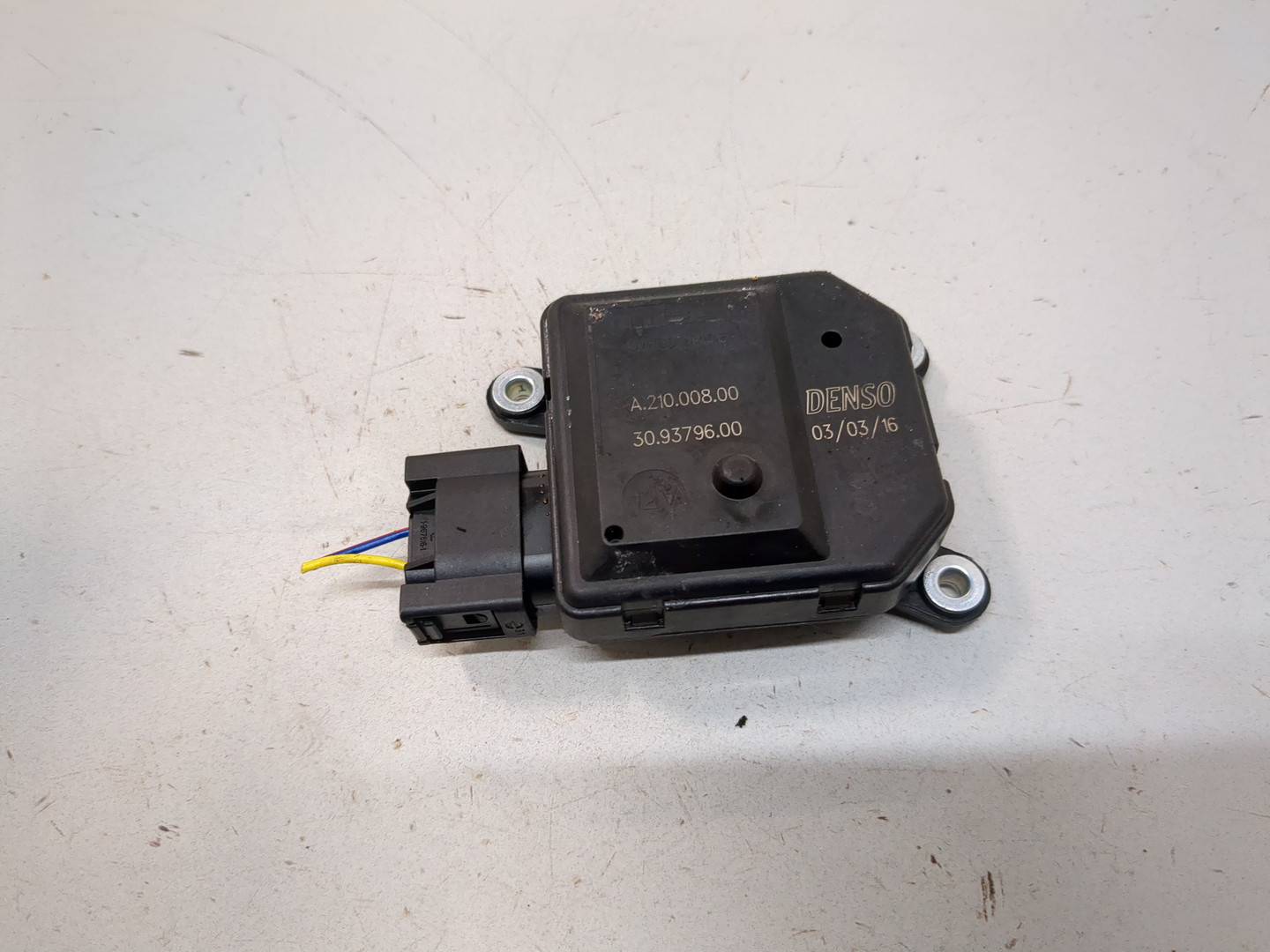 Моторчик заслонки печки