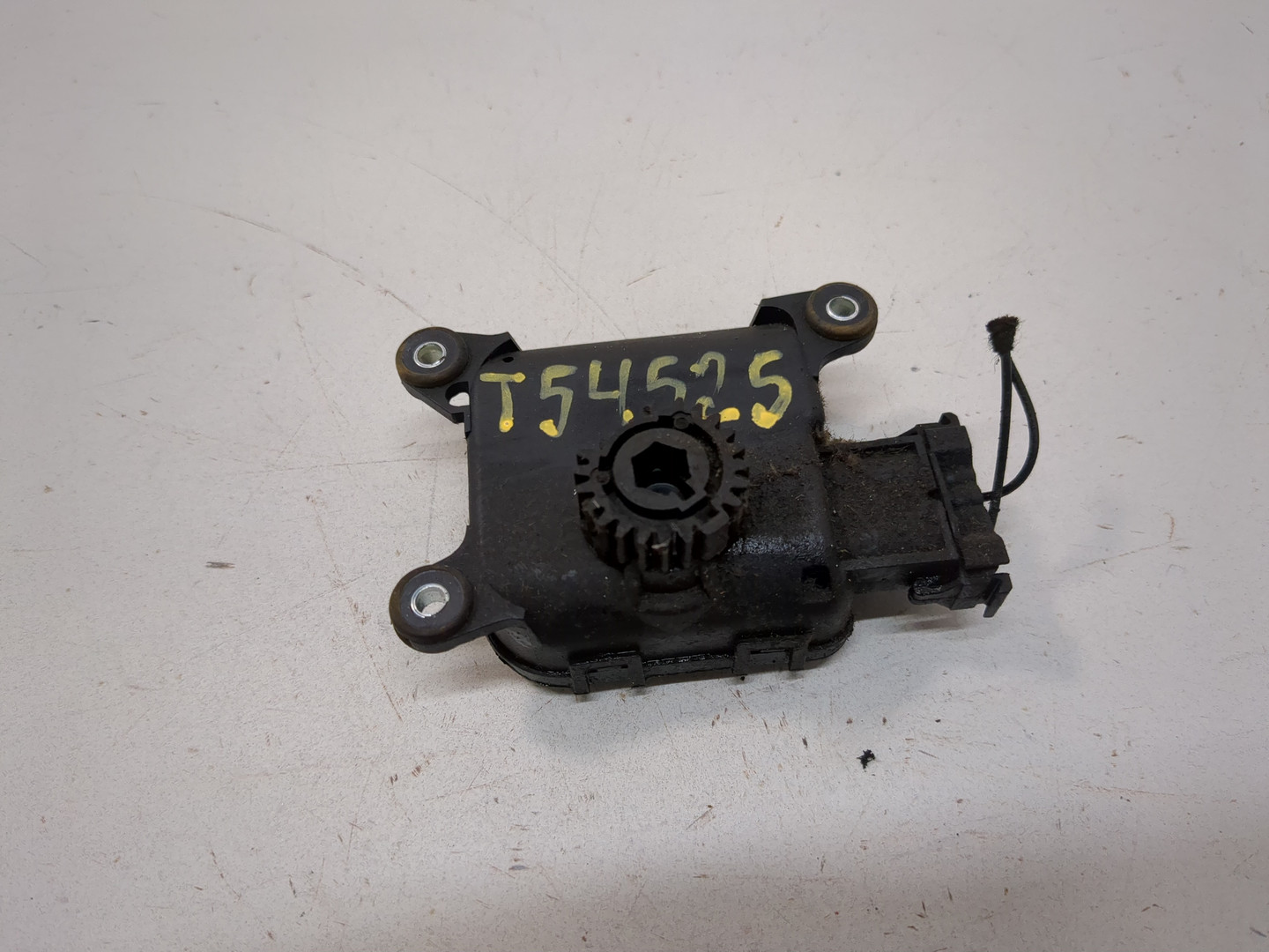 Моторчик заслонки печки