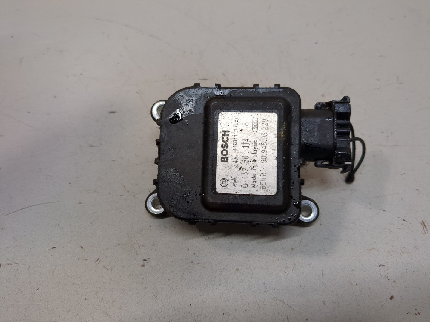 Моторчик заслонки печки