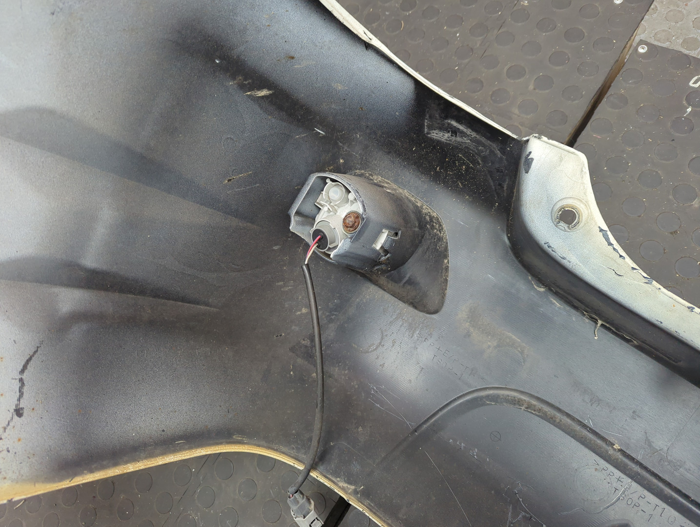 Бампер задний