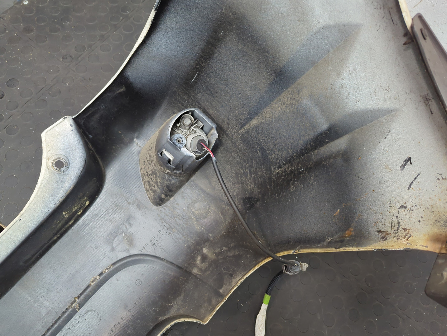 Бампер задний