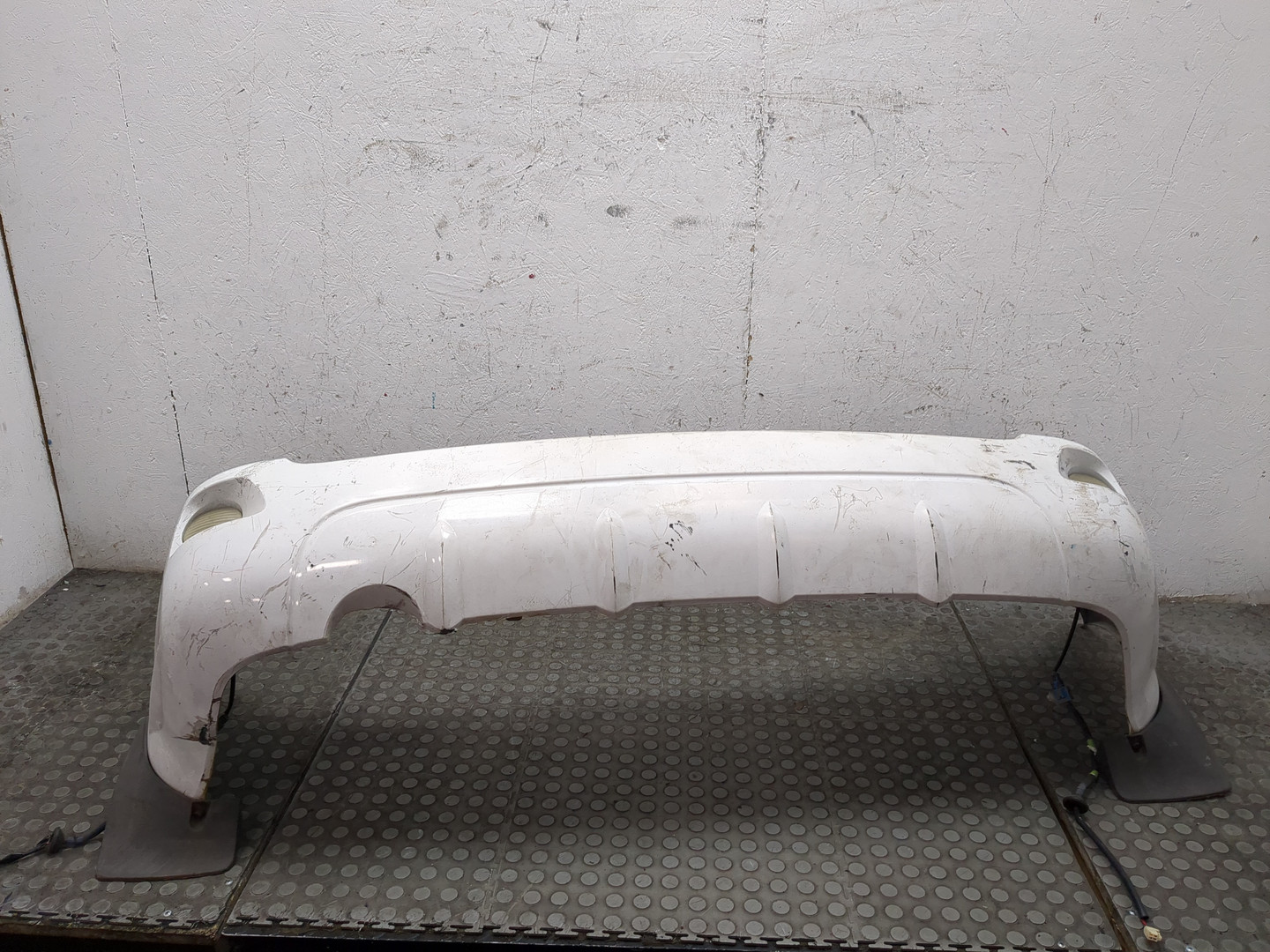 Бампер задний