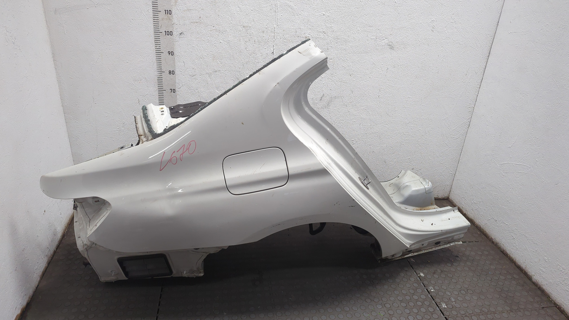 Кузовной элемент