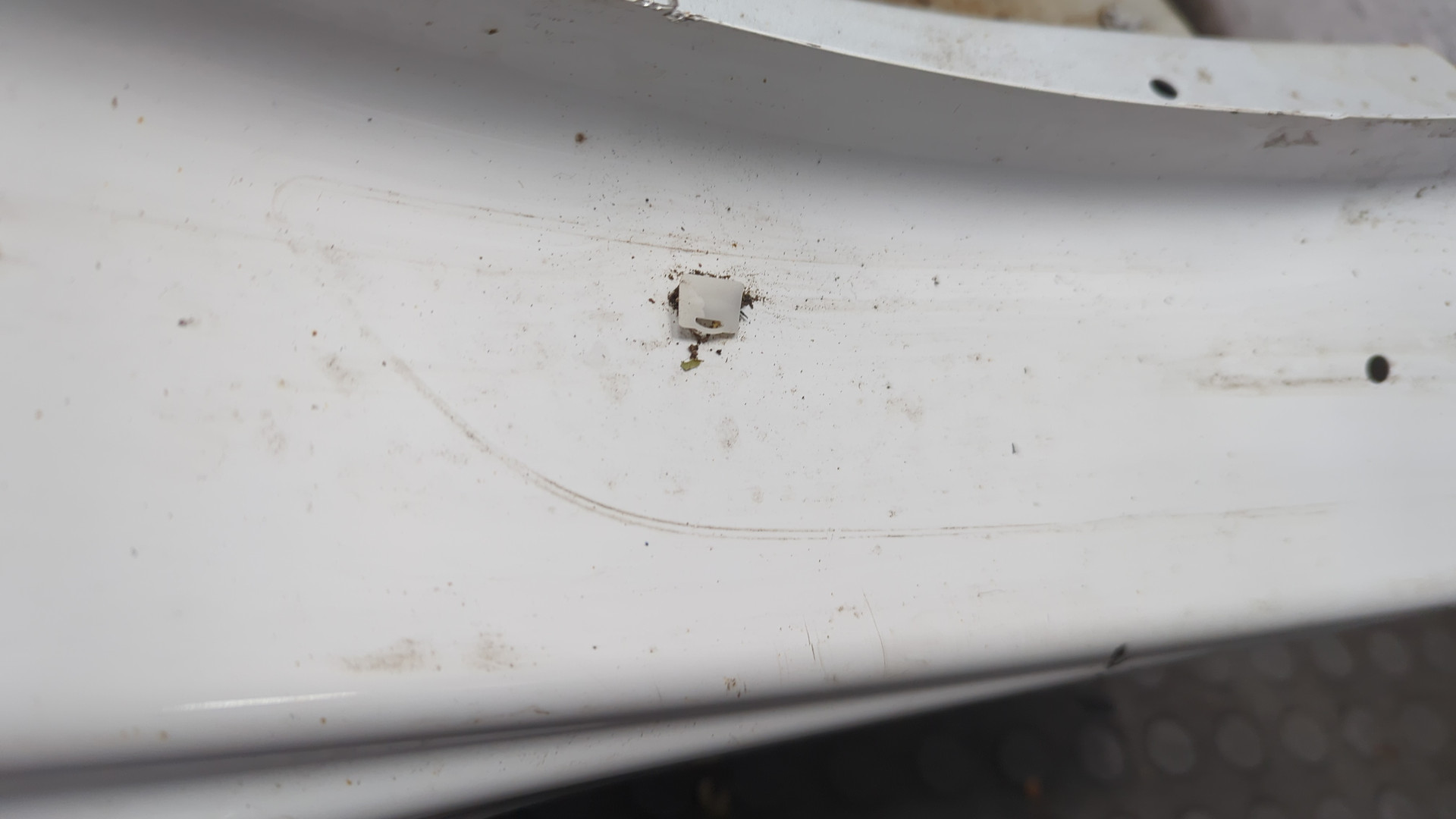 Кузовной элемент