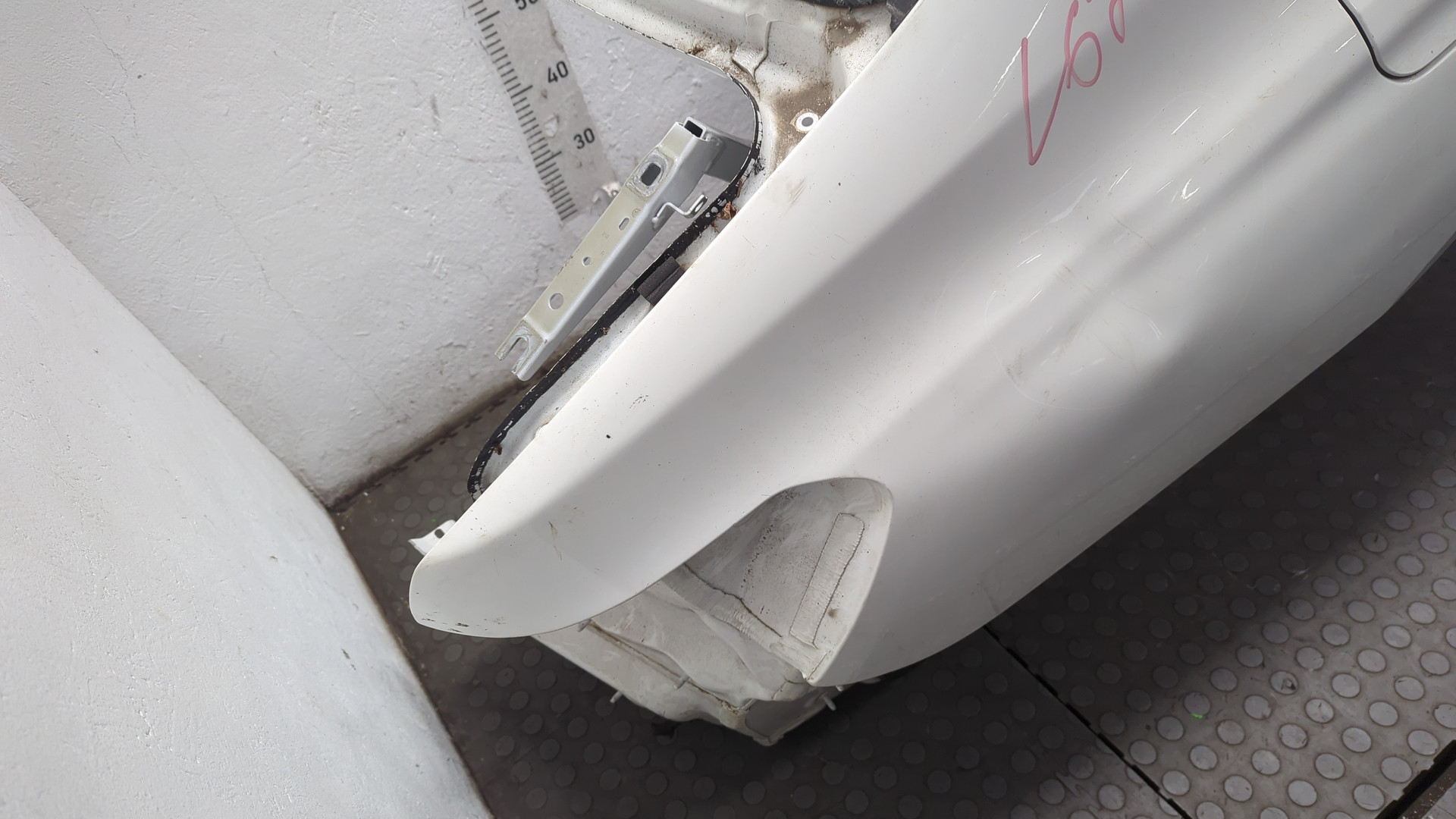 Кузовной элемент