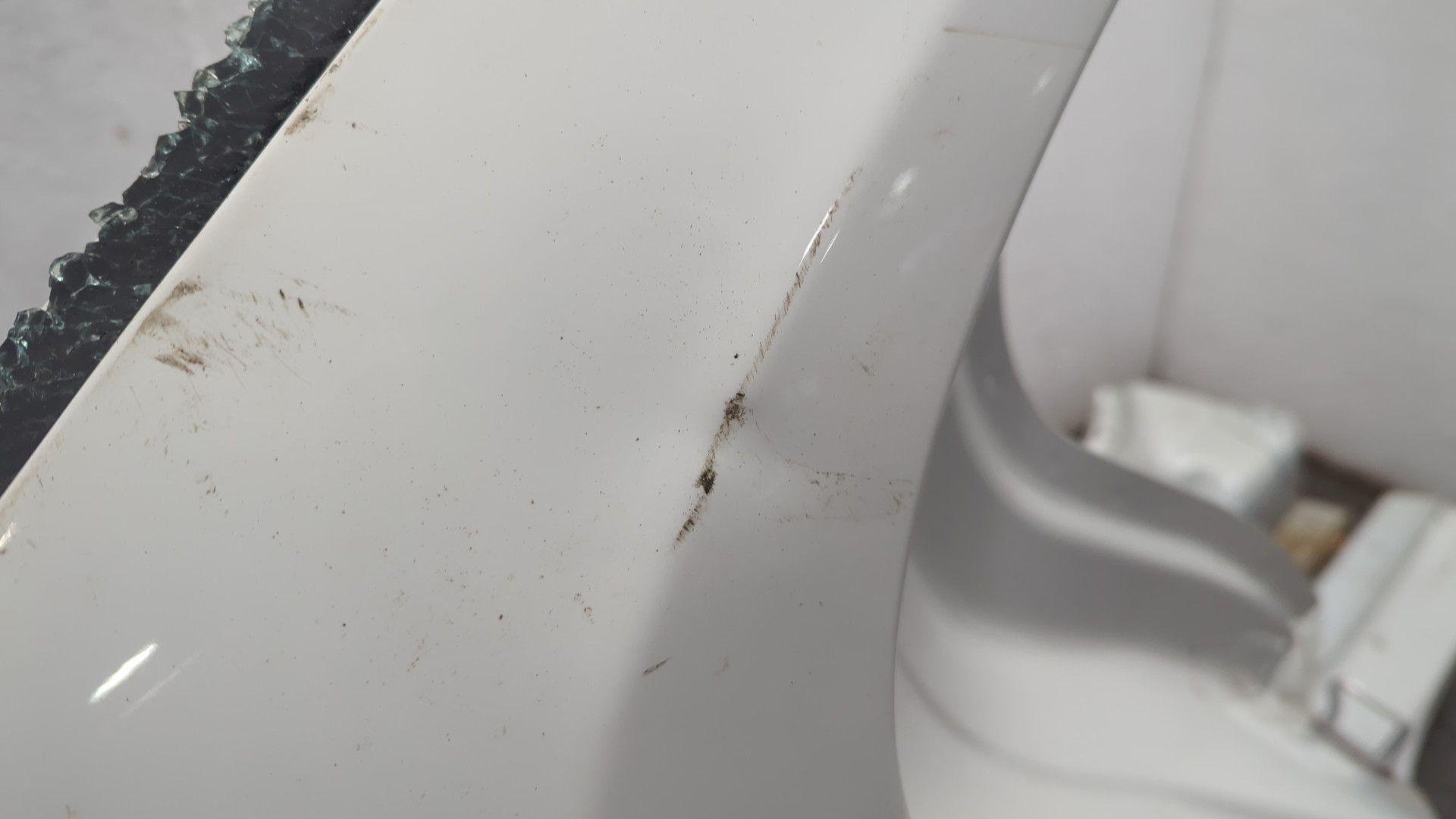 Кузовной элемент