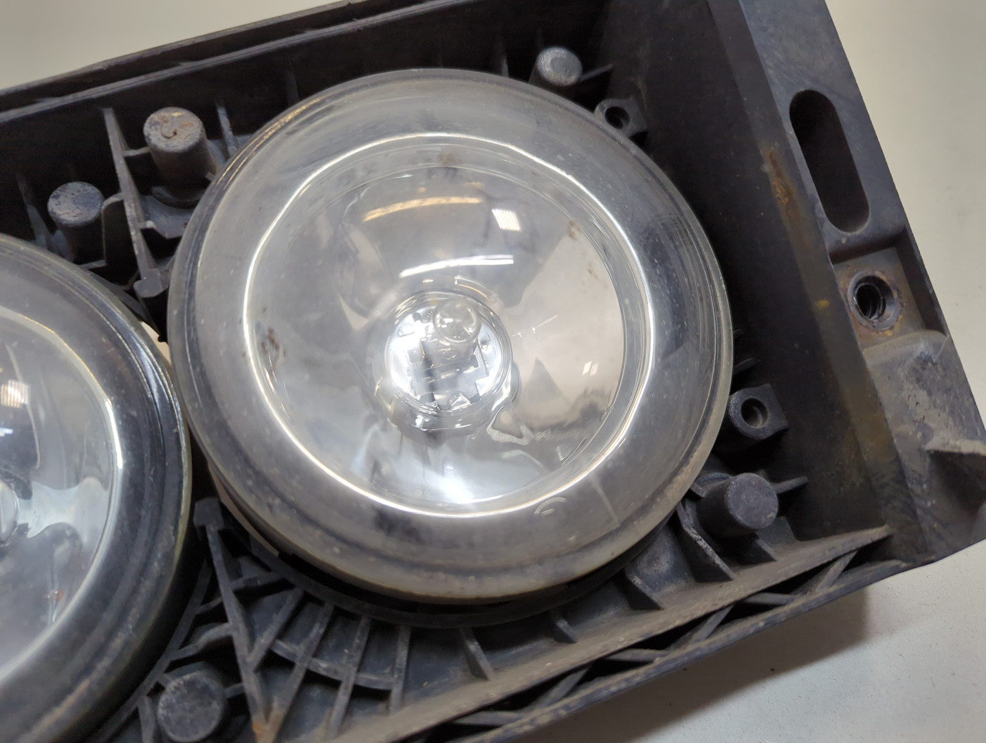 Фара противотуманная правая