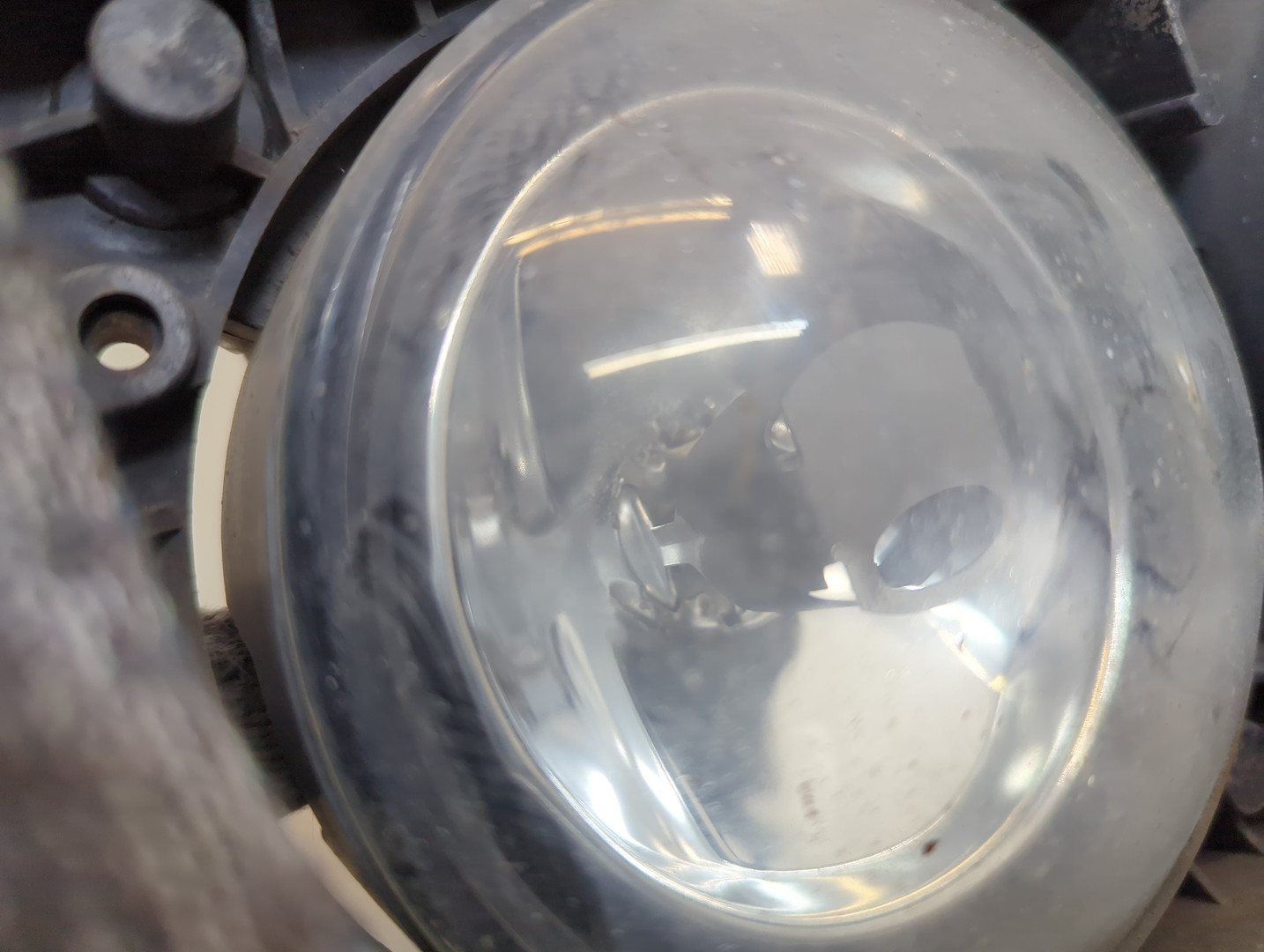 Фара противотуманная правая