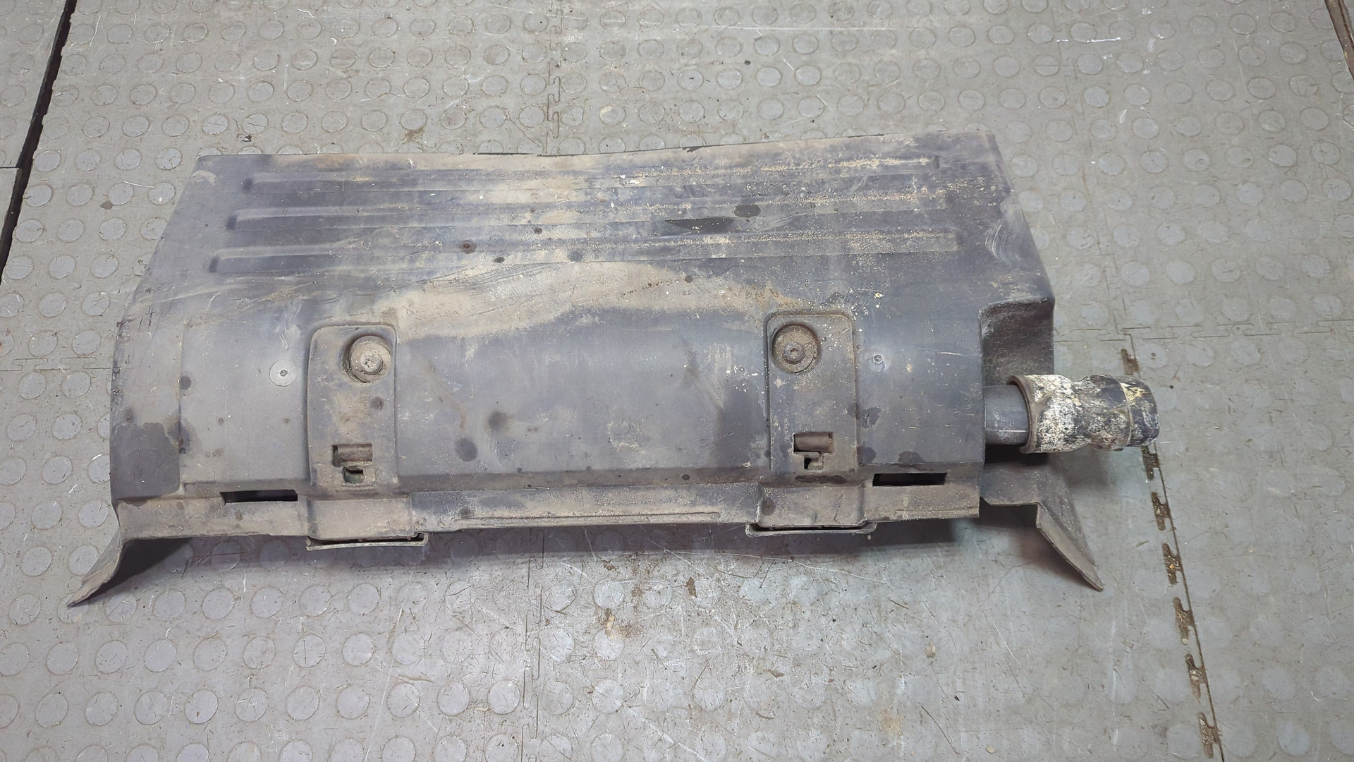 Крыло заднее левое