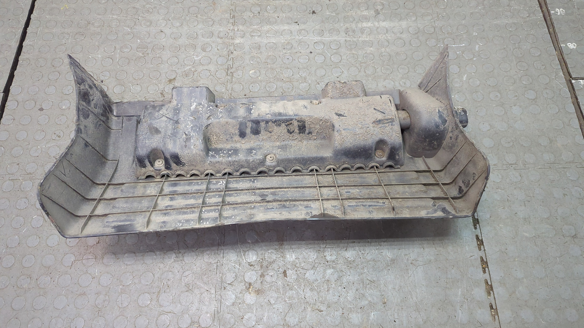 Крыло заднее левое