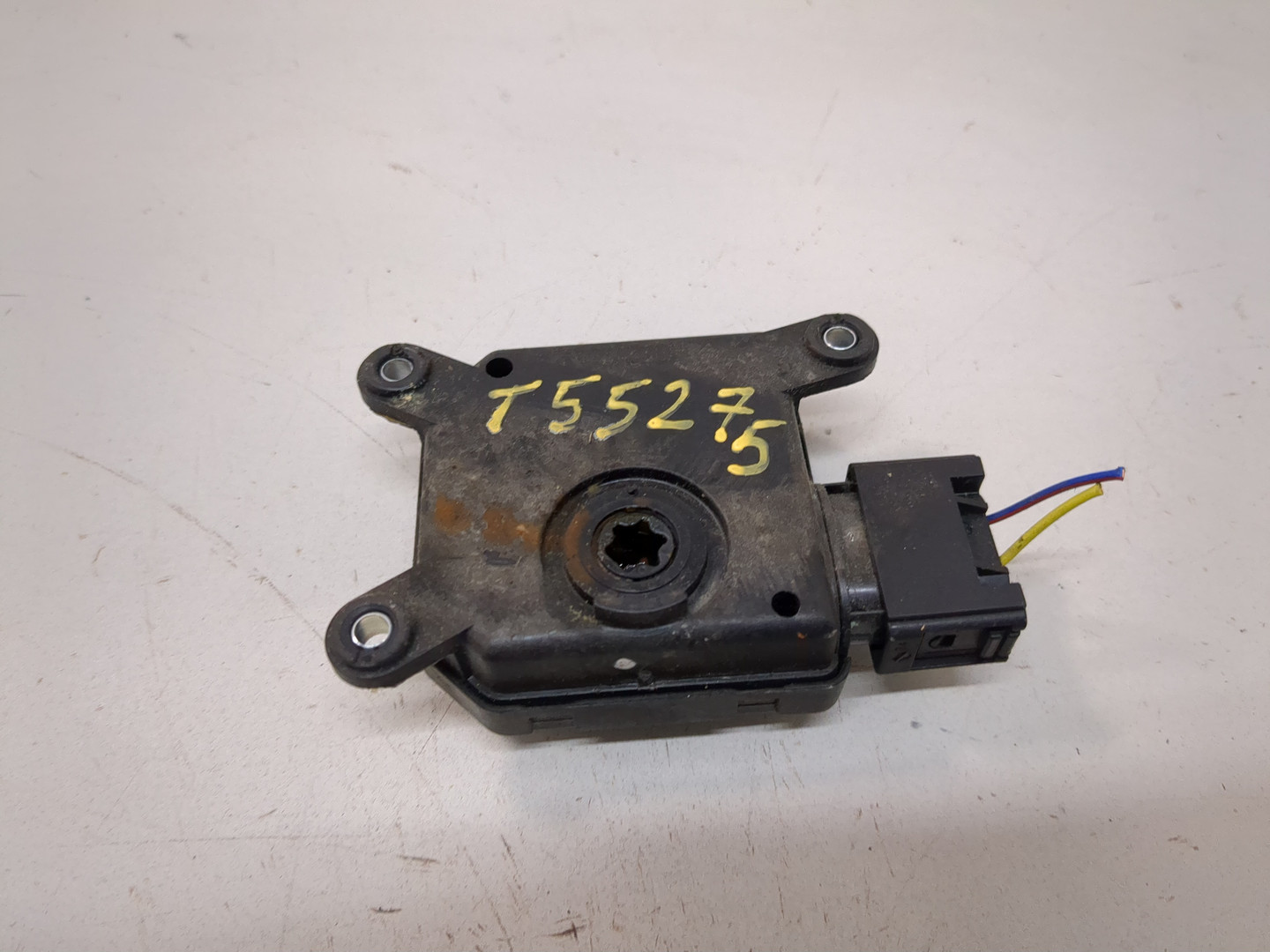 Моторчик заслонки печки