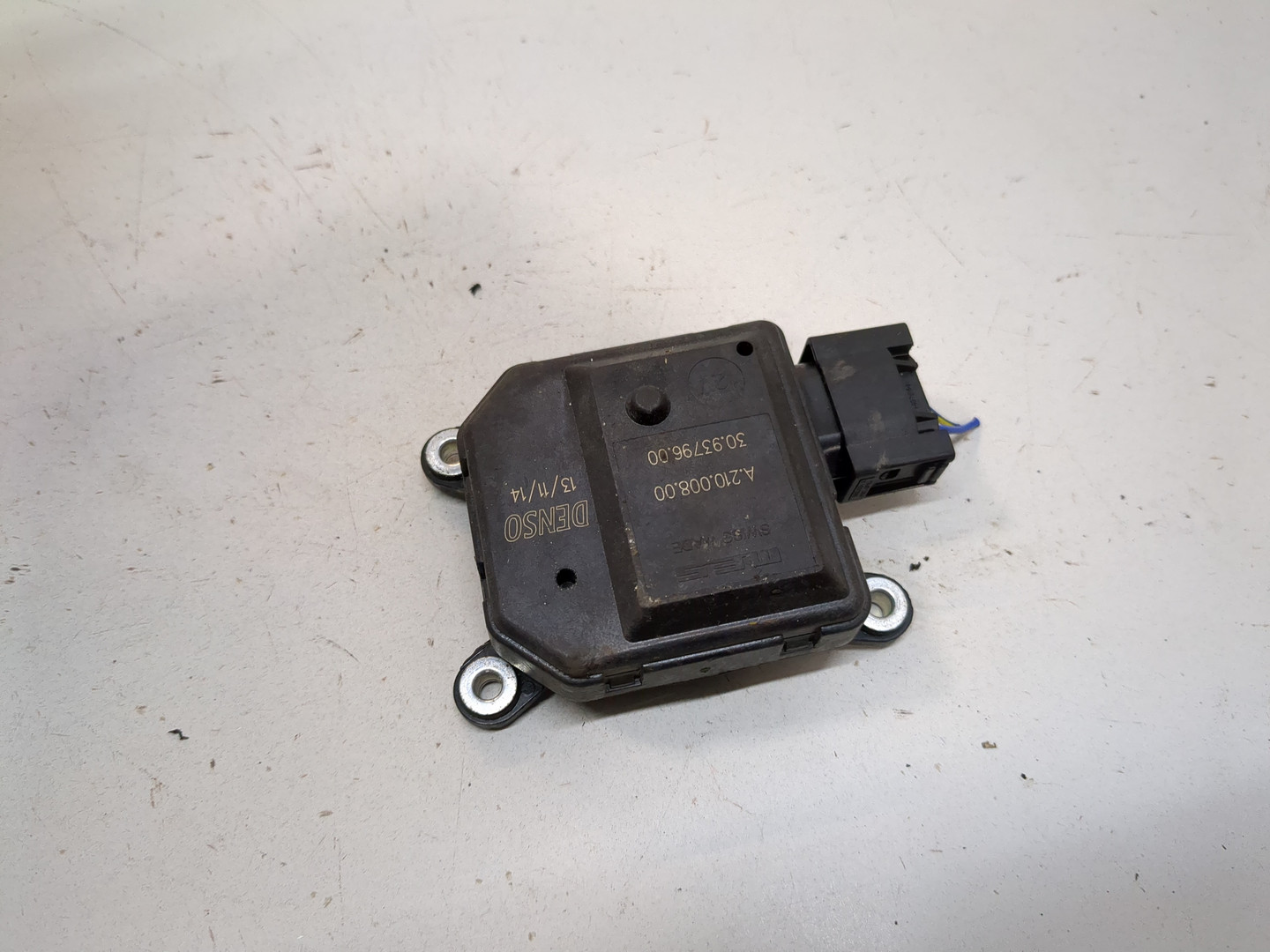 Моторчик заслонки печки