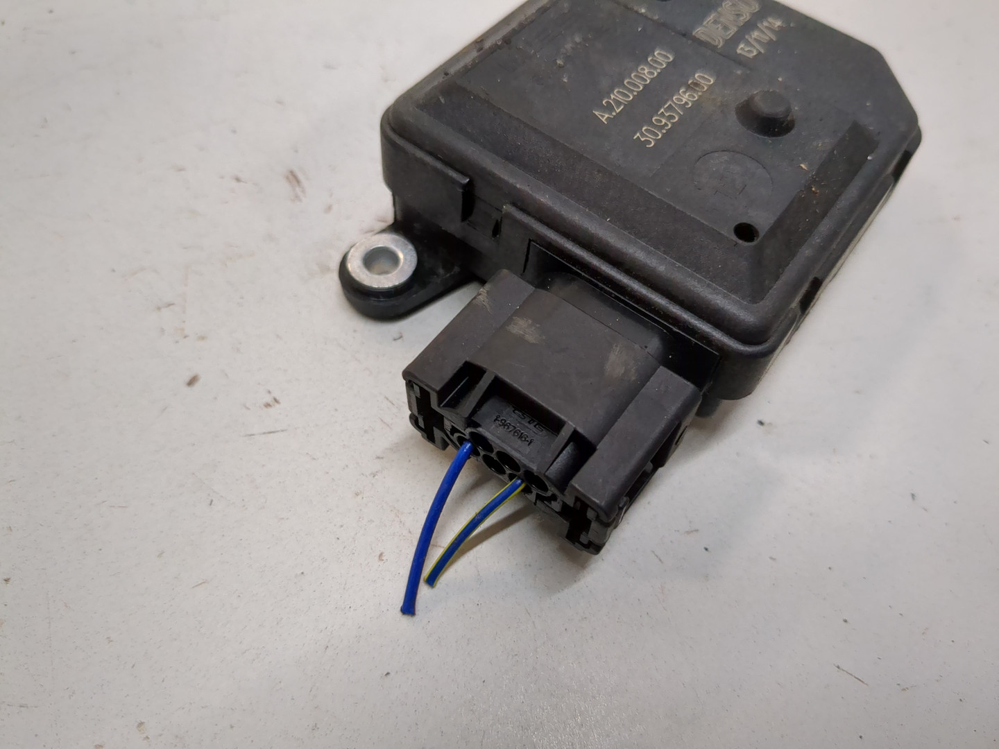 Моторчик заслонки печки