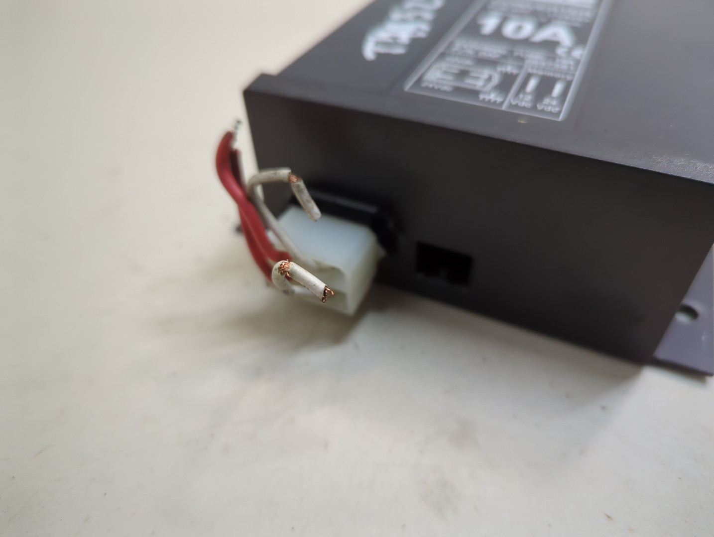 Преобразователь напряжения (адаптер)