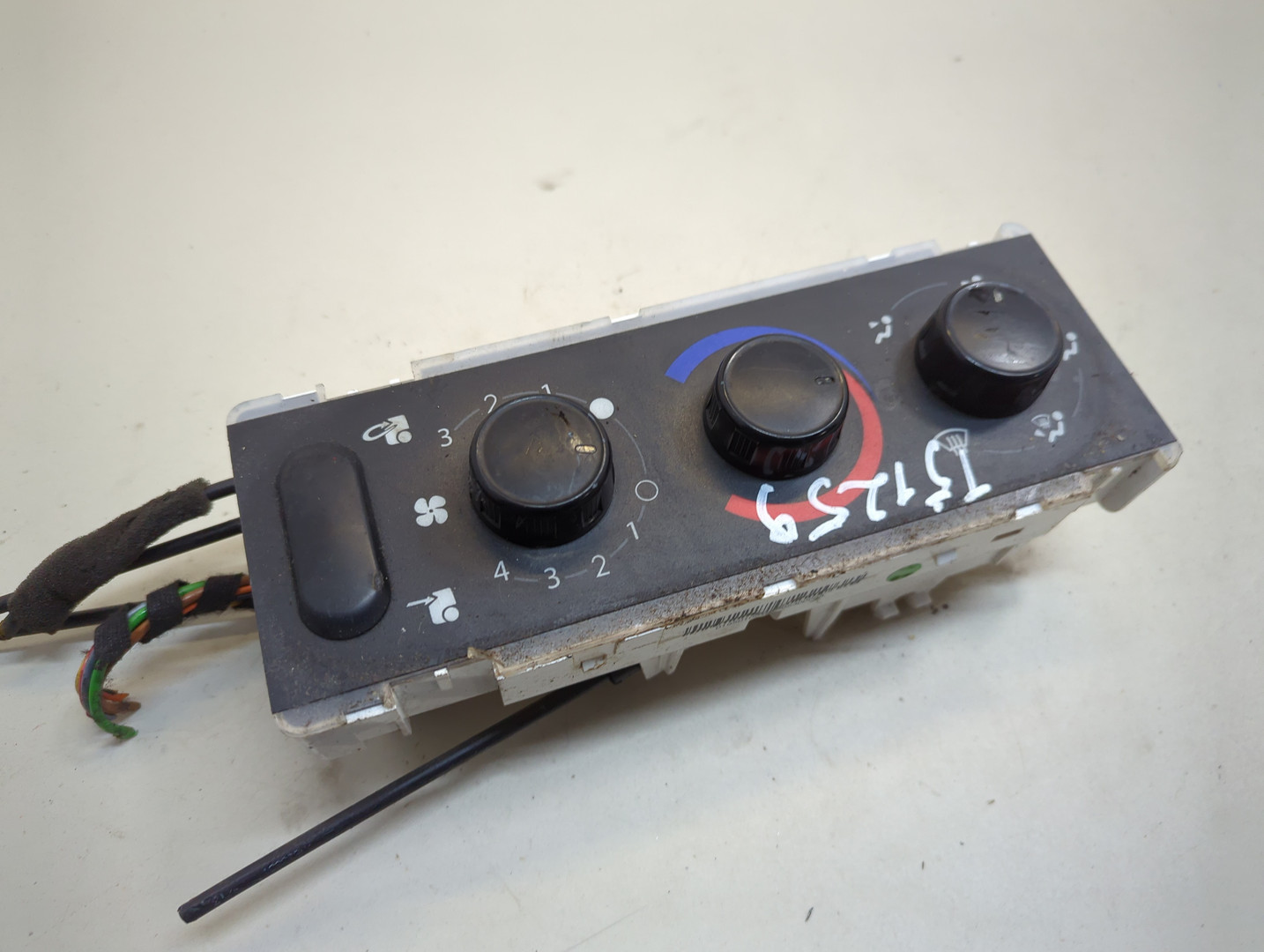 Переключатель отопителя