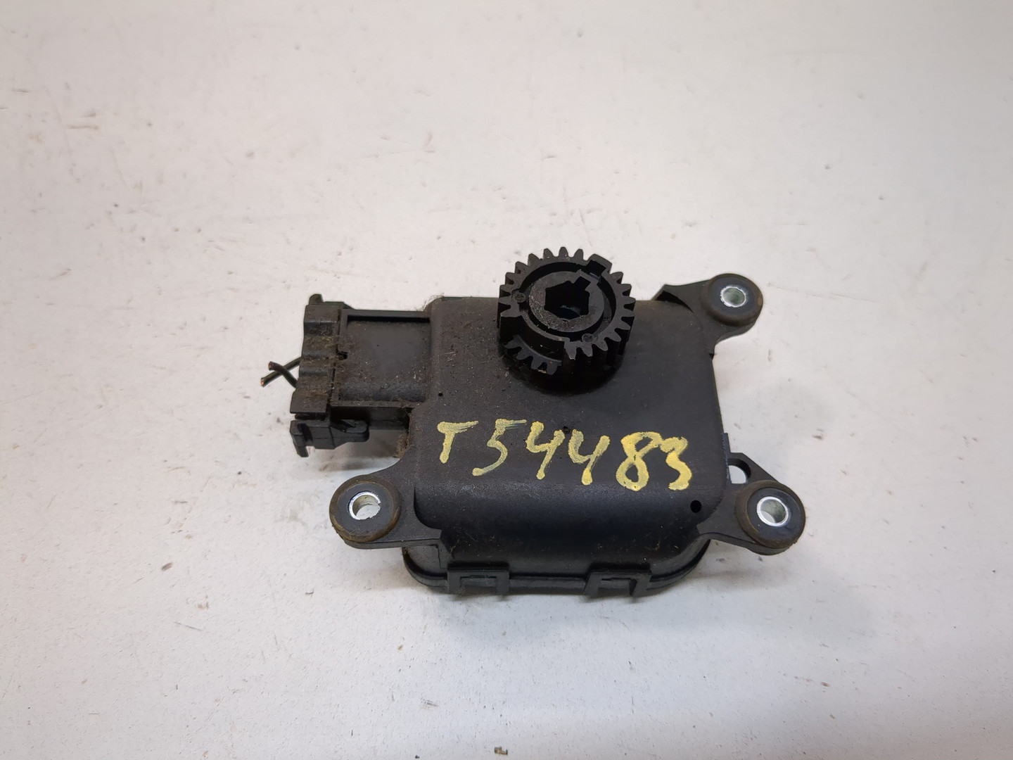 Моторчик заслонки печки