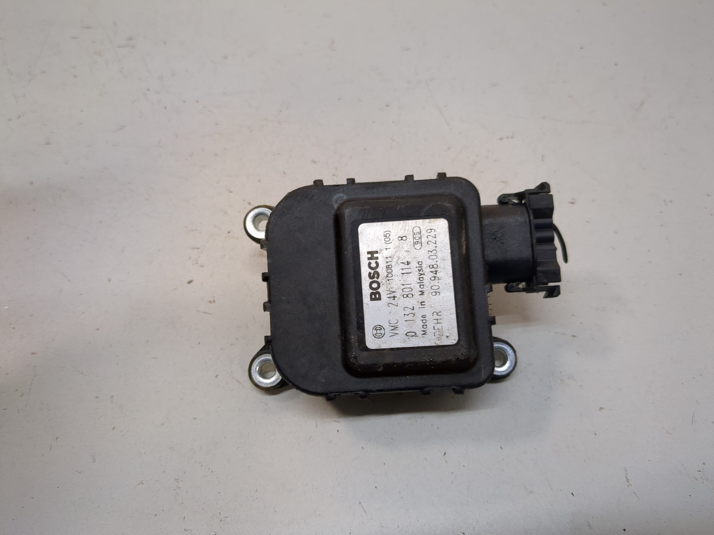 Моторчик заслонки печки