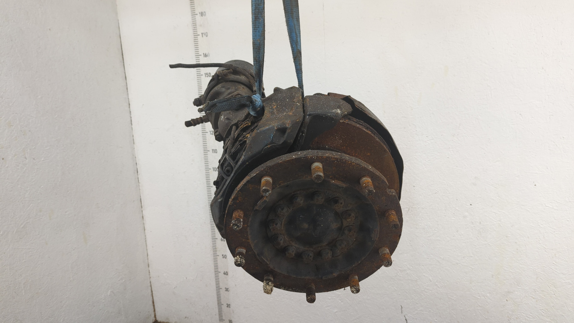 Кулак поворотный задний правый