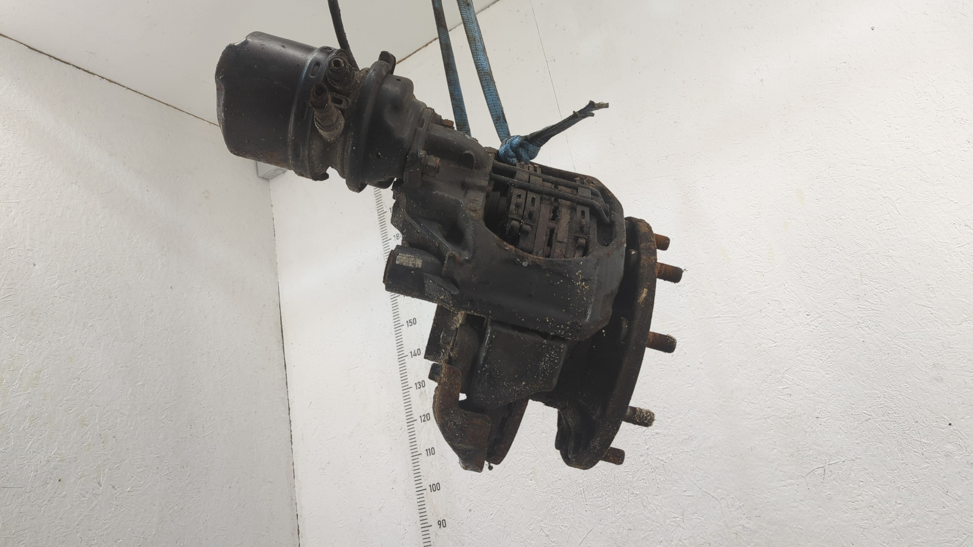 Кулак поворотный задний правый