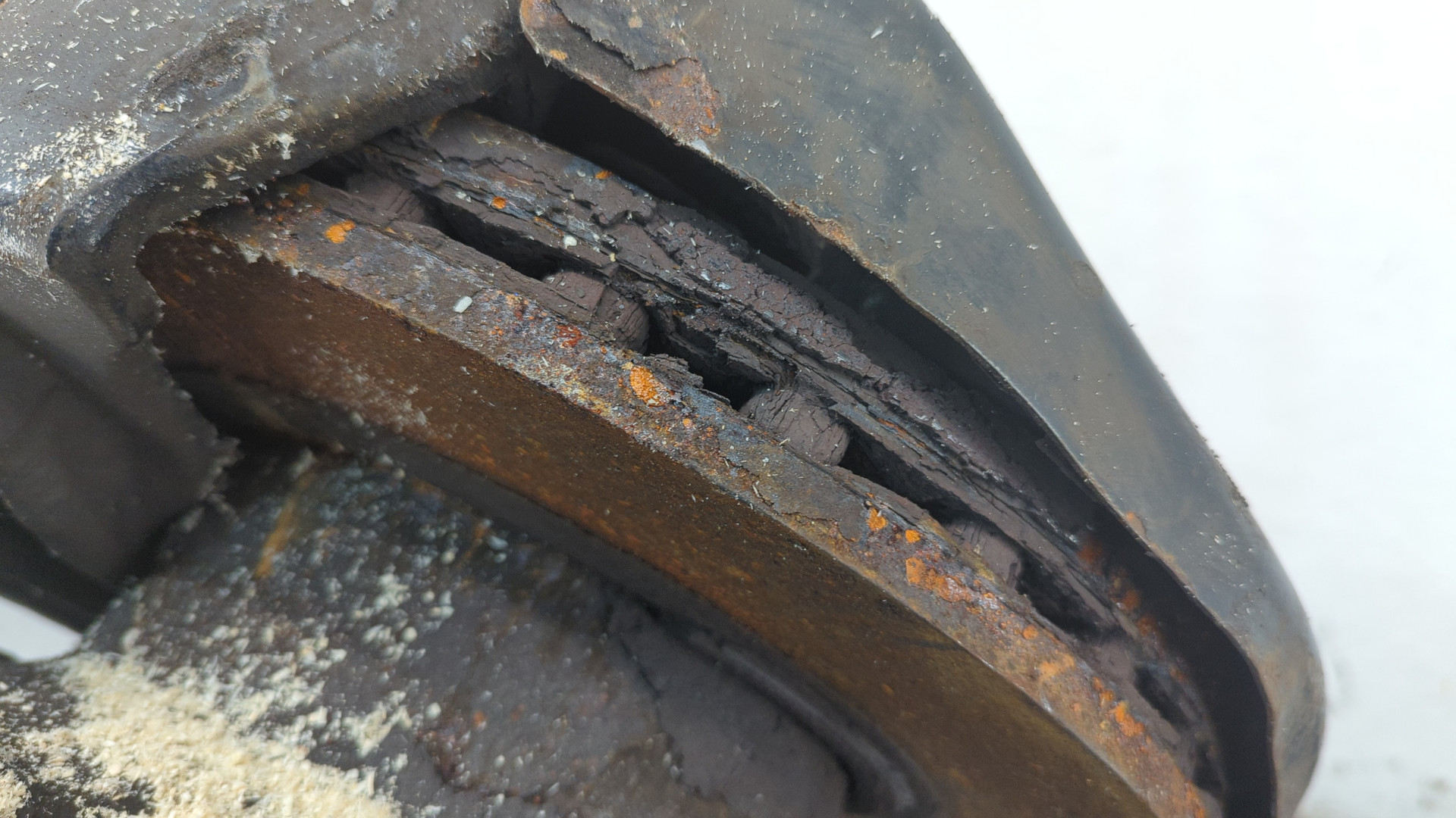 Кулак поворотный задний правый