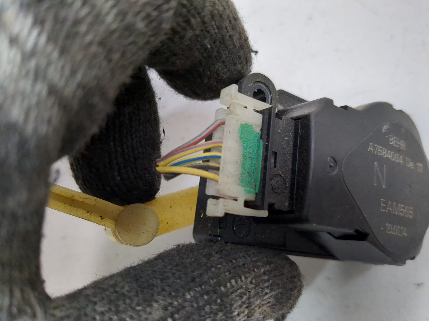 Моторчик заслонки печки