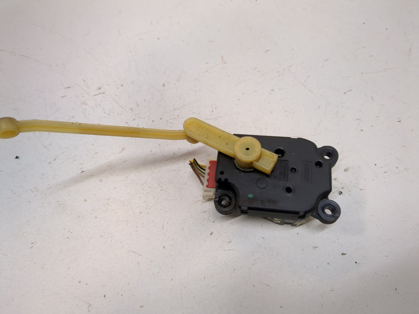 Моторчик заслонки печки